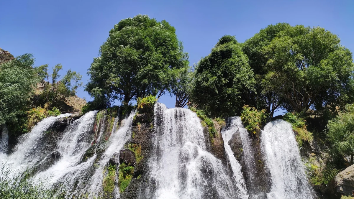 The essence of Armenia: heritage, nature & traditions